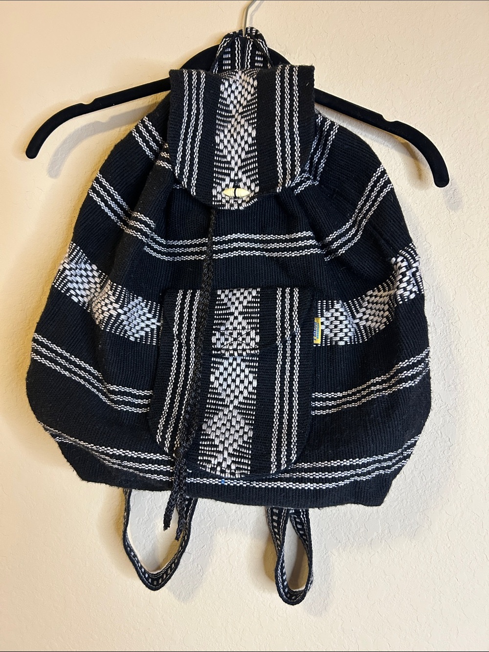Pinzon Rasta Bag Beach Backpack in Black & White Woven Pattern.
